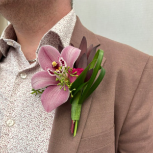 boutonniere aimantee homme corsage femme fleurs naturelles élégant